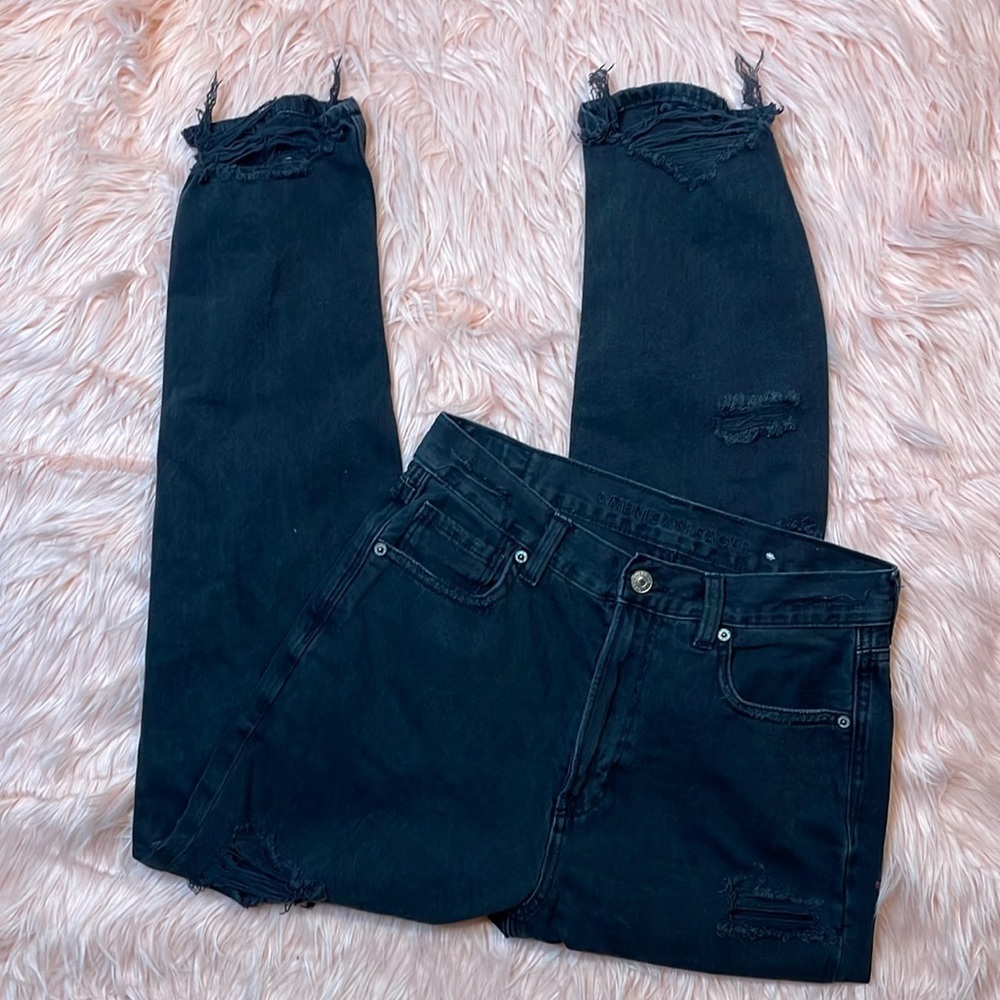 American Eagle Black Distressed Mom Jean Size 6